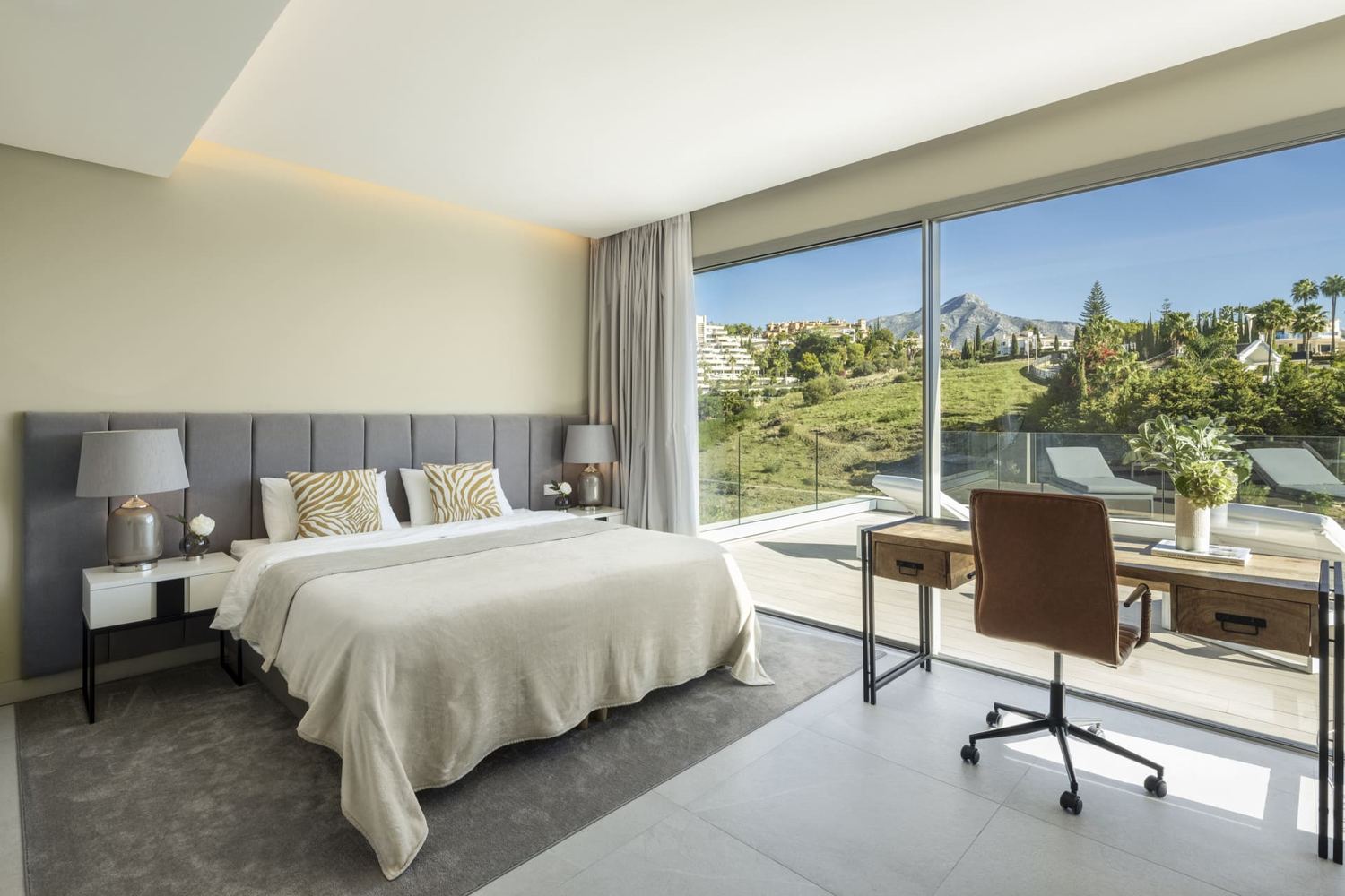 En-suite bedroom