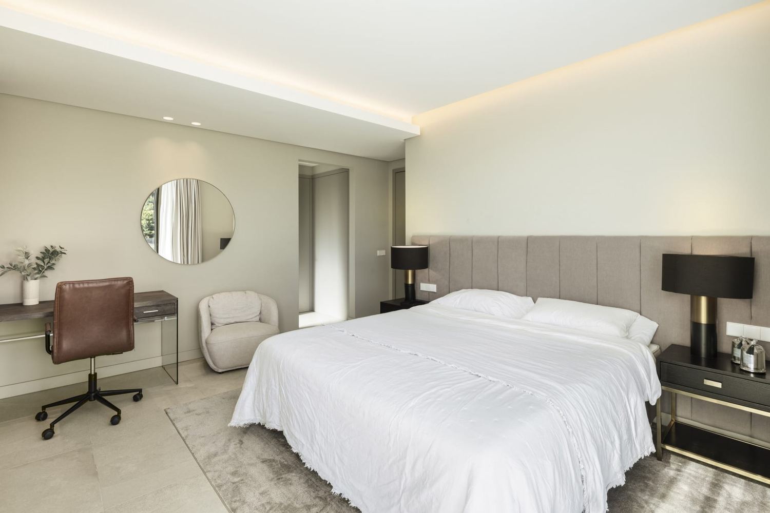 En-suite bedroom