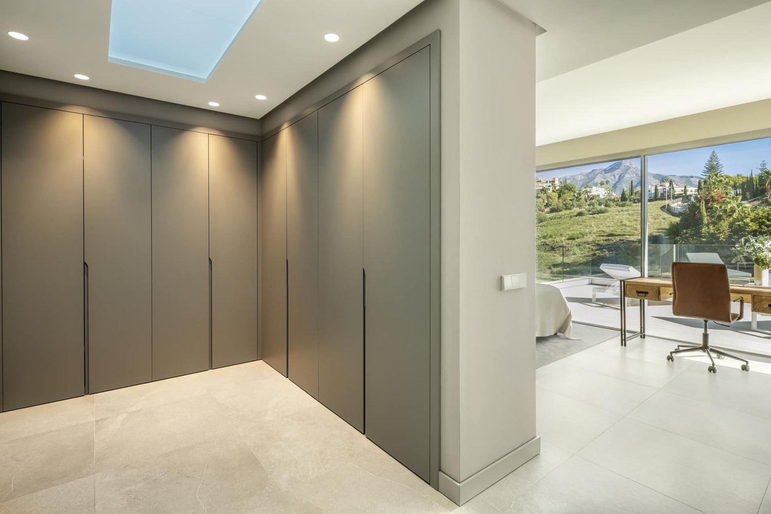 En-suite bedroom